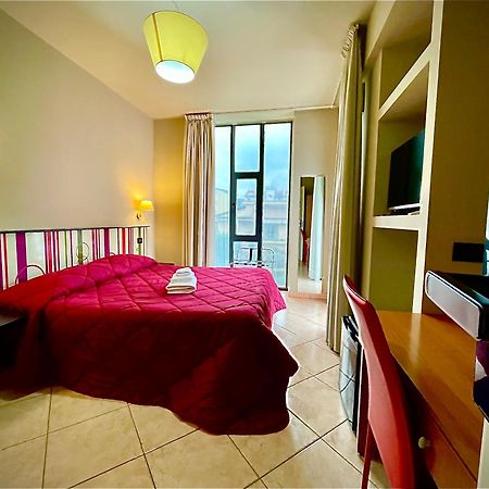 Hotel Le Ceramiche Montalto Uffugo Bagian luar foto