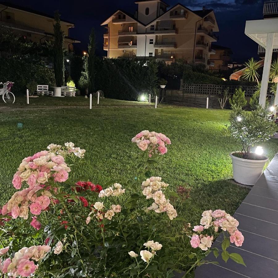 Hotel Le Ceramiche Montalto Uffugo Bagian luar foto