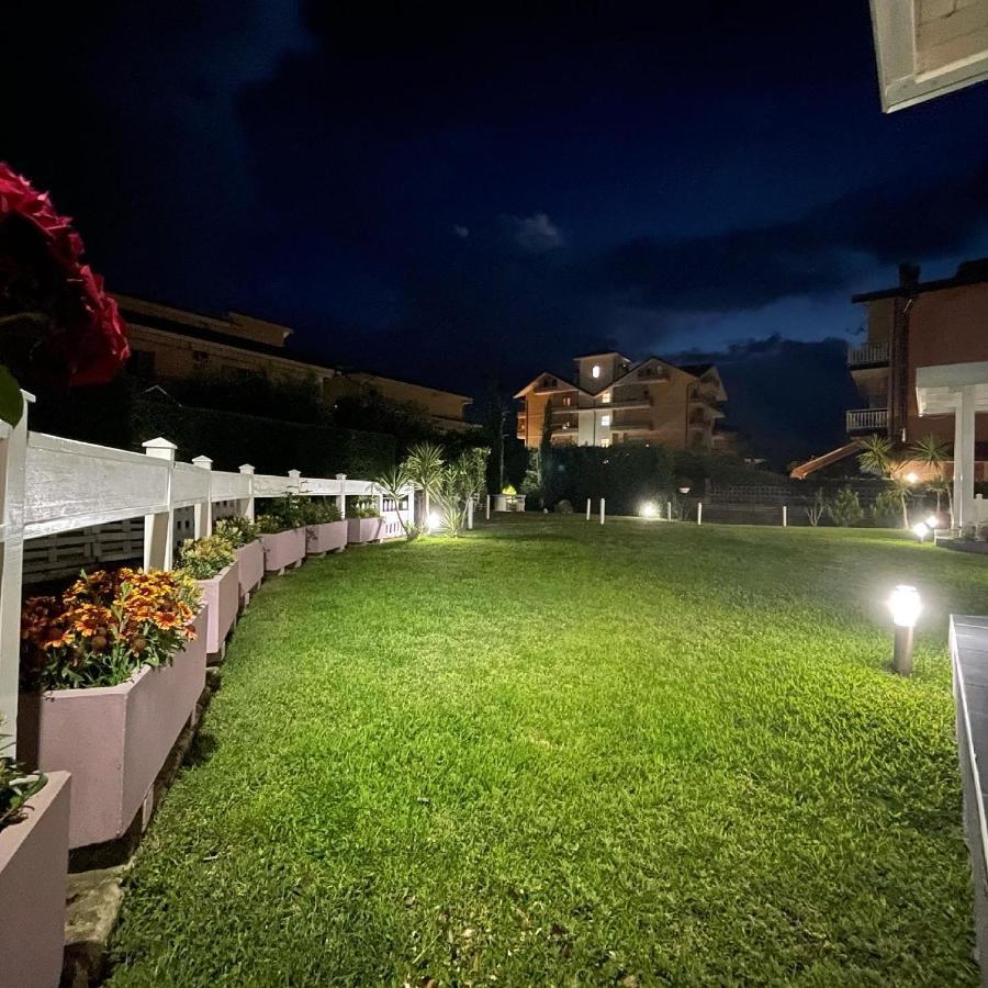 Hotel Le Ceramiche Montalto Uffugo Bagian luar foto