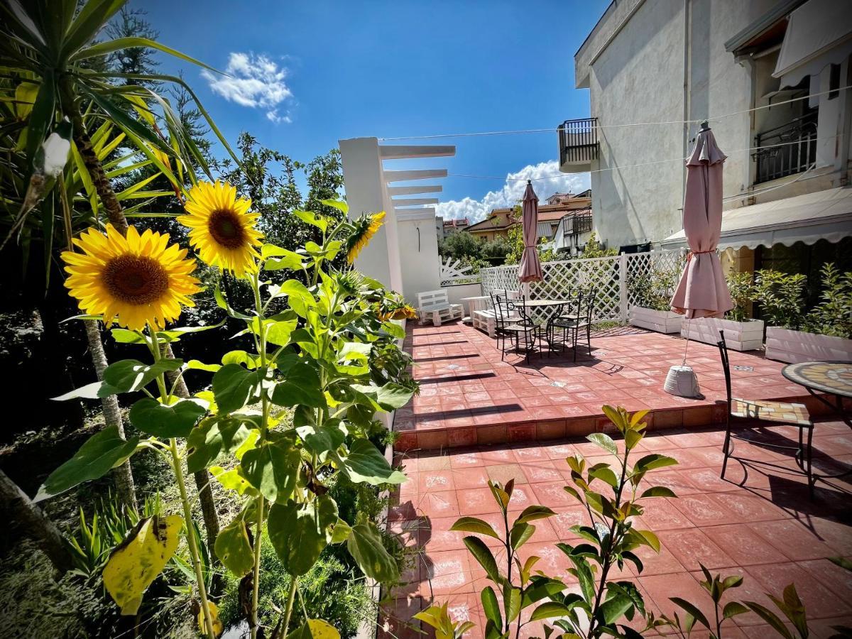 Hotel Le Ceramiche Montalto Uffugo Bagian luar foto
