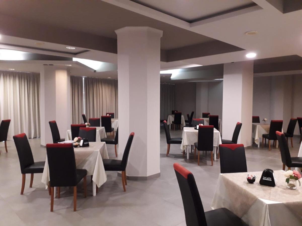 Hotel Le Ceramiche Montalto Uffugo Bagian luar foto