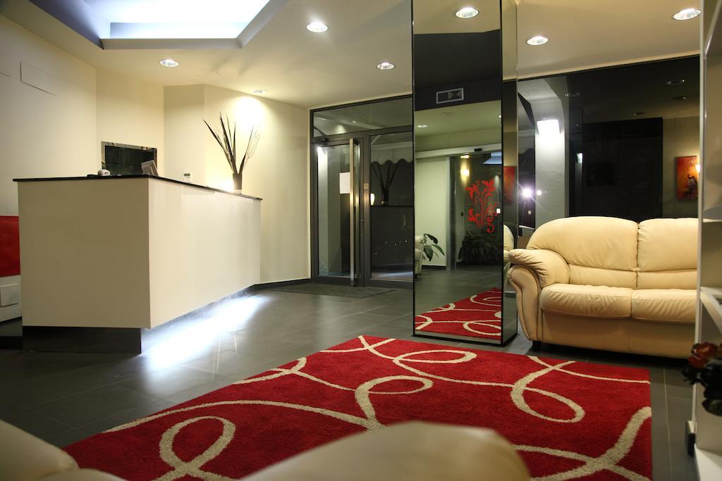 Hotel Le Ceramiche Montalto Uffugo Bagian luar foto